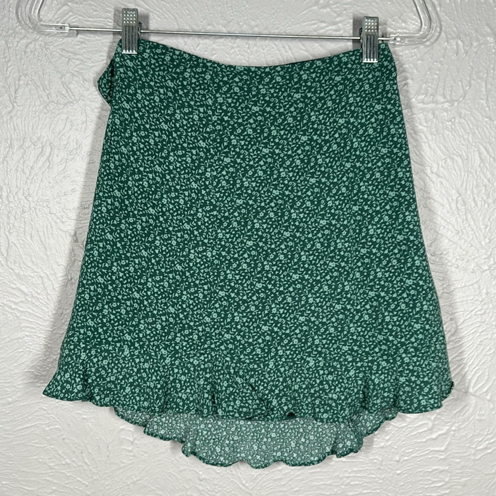 Forever 21 Green Floral Print Mini Skirt Women's Size Medium - Picture 8 of 8